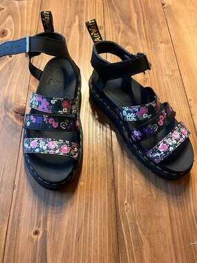 Dr. Martens Blaire Heritage Floral Platform Sandals Size 9
